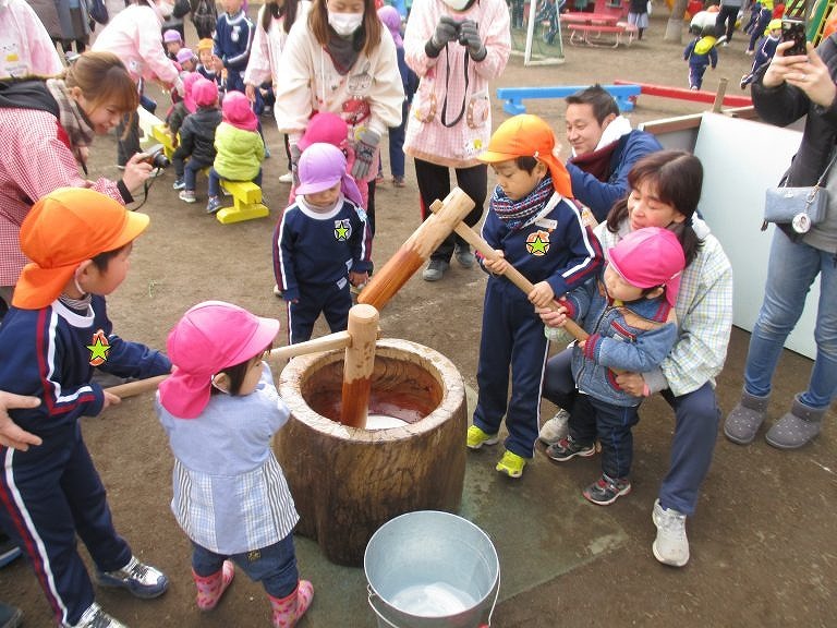 3月 サッカー試合（年長）・お別れ遠足子ども公園・避難訓練・卒園式・修了式