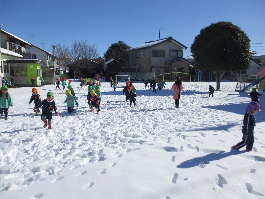 3月 サッカー試合（年長）・お別れ遠足子ども公園・避難訓練・卒園式・修了式
